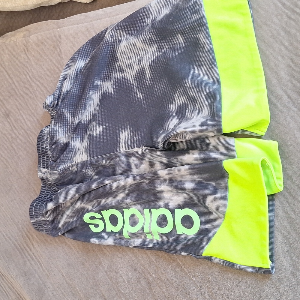Adias shorts great condition